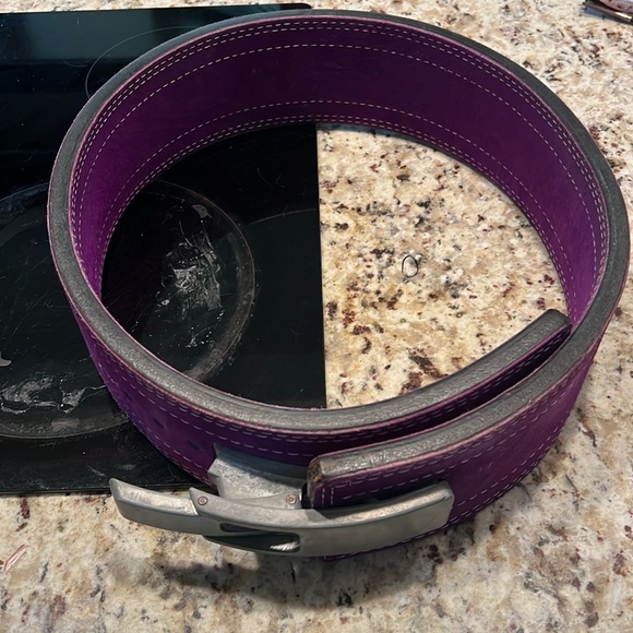 Other - 2xl 13mm Inzer lever belt. Not fully broken in. Smoke free home.